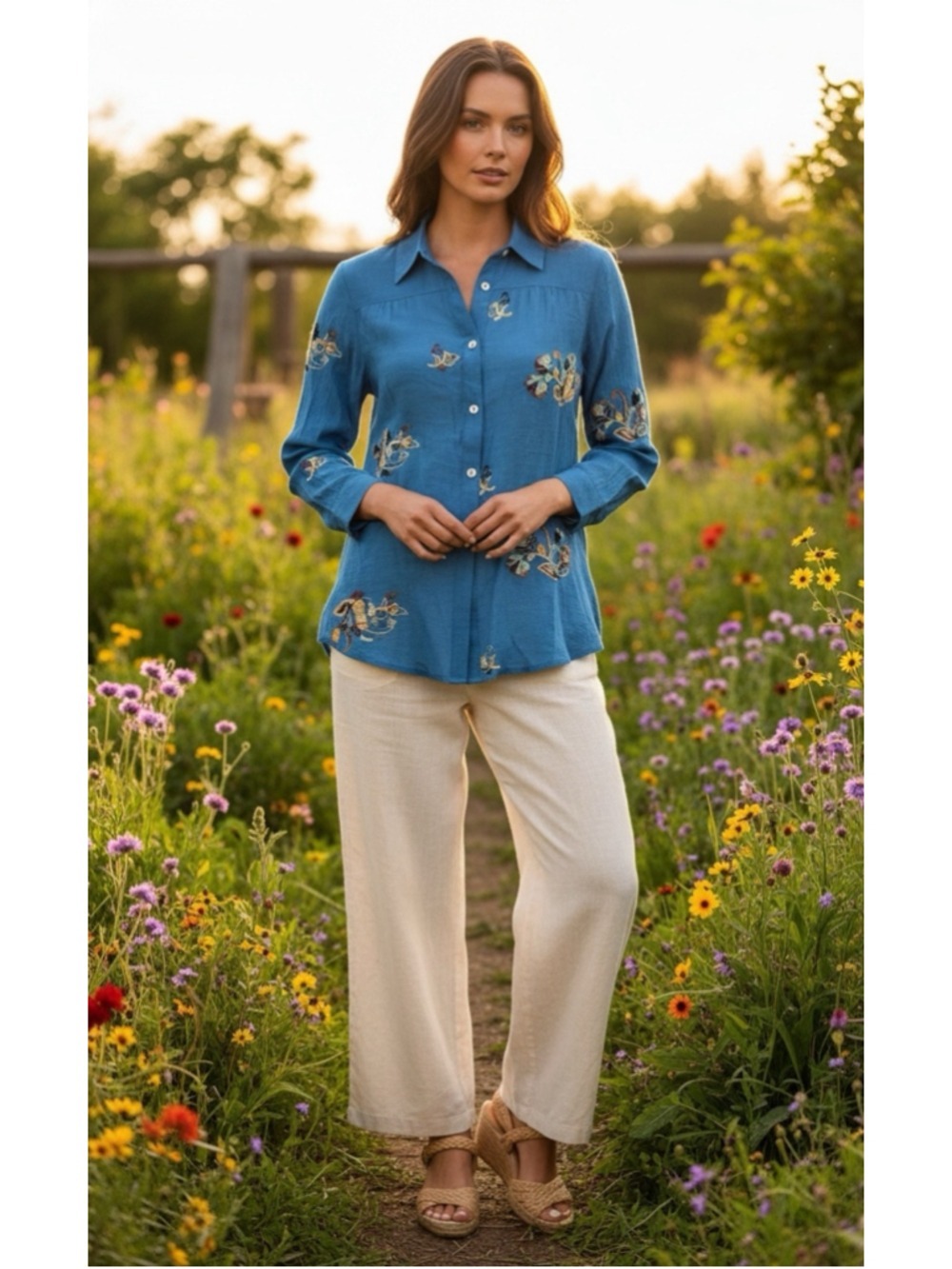 Fig and Flower Blue Embroidered Button Down Shirt Size S (oversized 19” PTP)